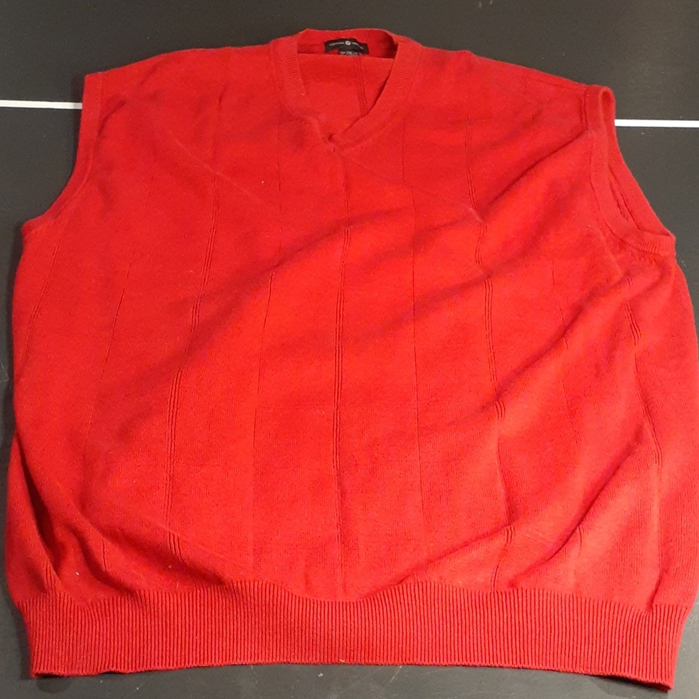 NWOT Men Sweater Vest. 2XL/T